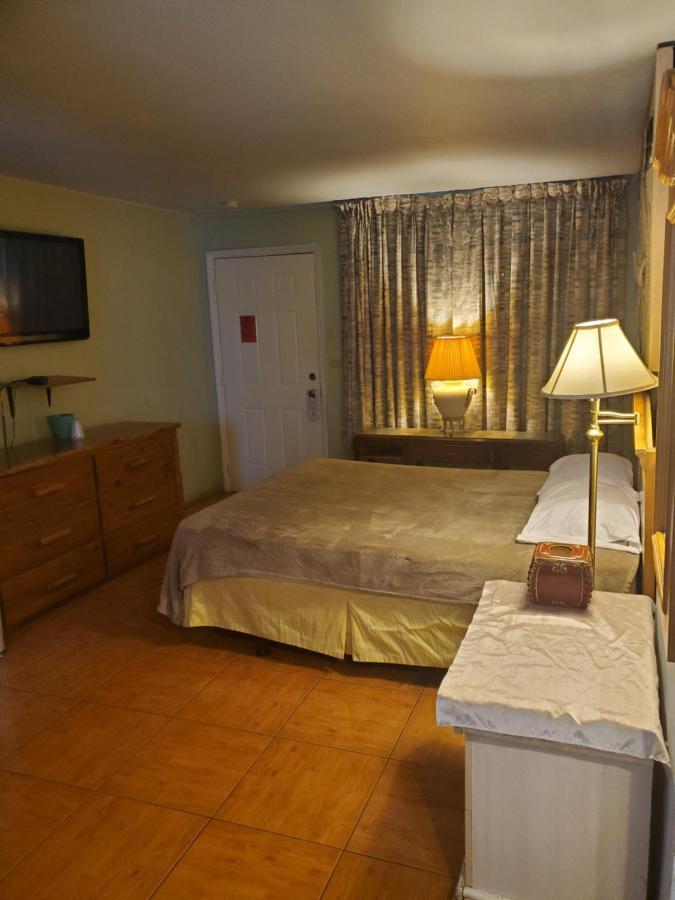 Conty'S Motel Naples Manor Экстерьер фото