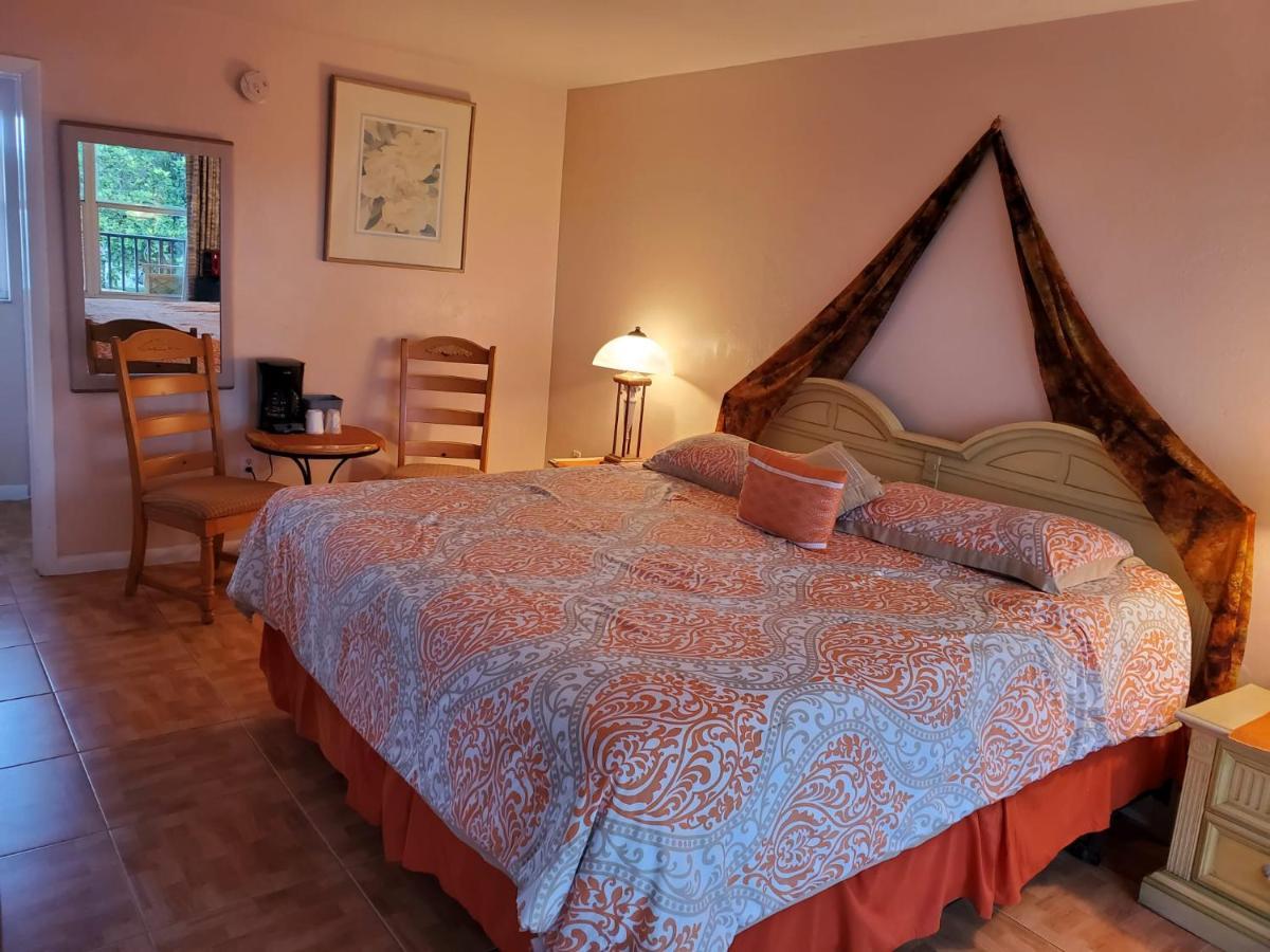 Conty'S Motel Naples Manor Экстерьер фото