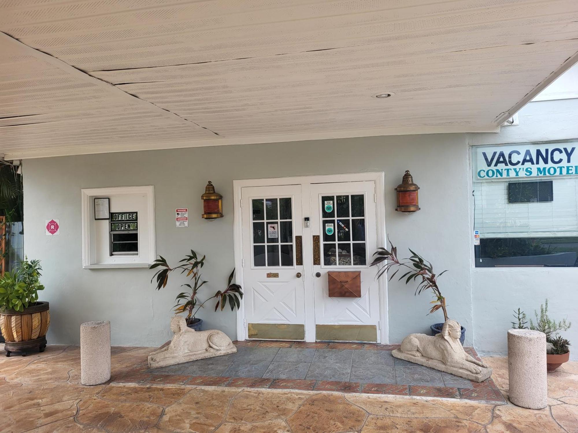 Conty'S Motel Naples Manor Экстерьер фото
