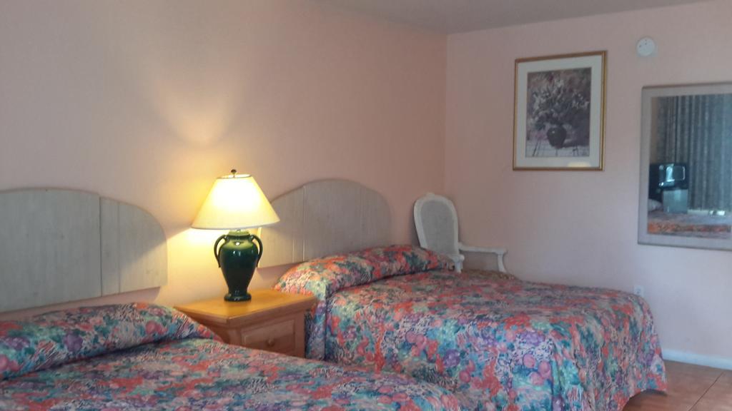 Conty'S Motel Naples Manor Экстерьер фото