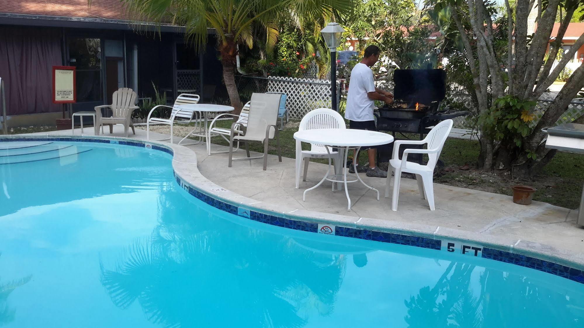 Conty'S Motel Naples Manor Экстерьер фото