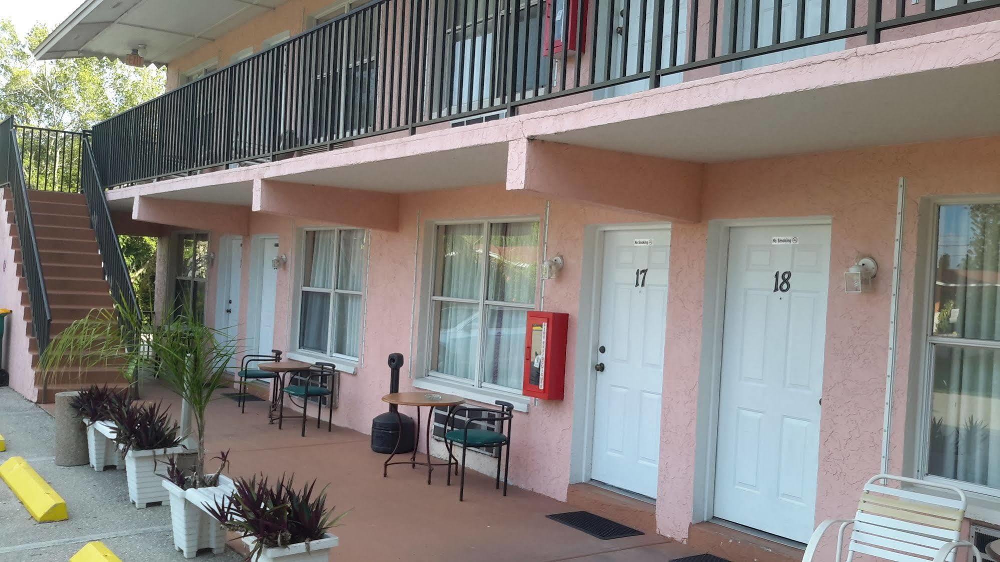 Conty'S Motel Naples Manor Экстерьер фото