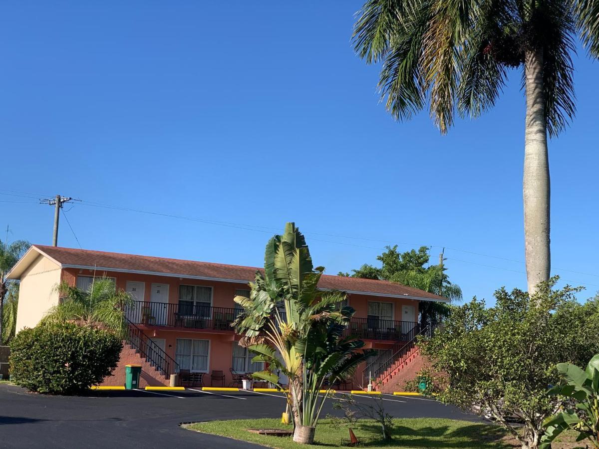 Conty'S Motel Naples Manor Экстерьер фото